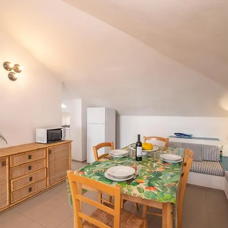 Vista Mare 1 *