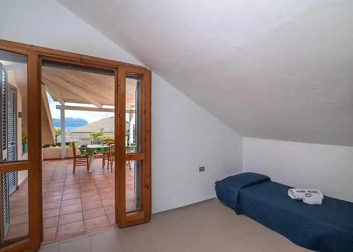 Vista Mare 1 *